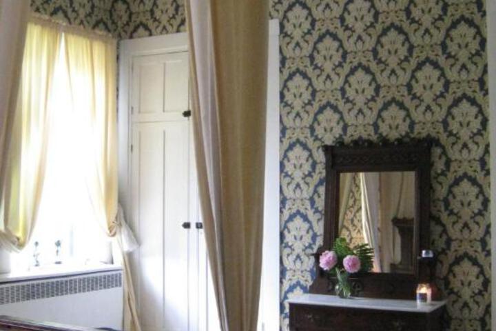 Allegheny Street Bed & Breakfast