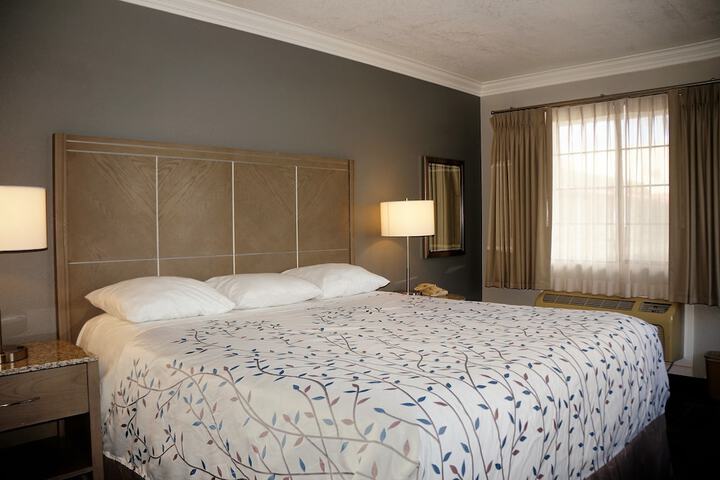 Room 54 of 64