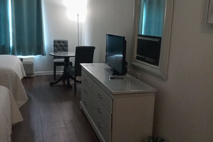 Room 15 of 18