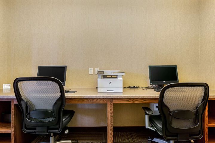 Business Center 31 of 31