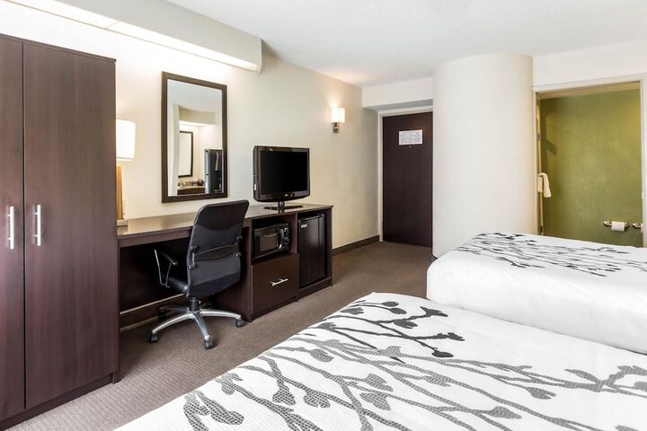 Room 15 of 39