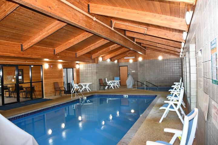 Pool 7 of 30