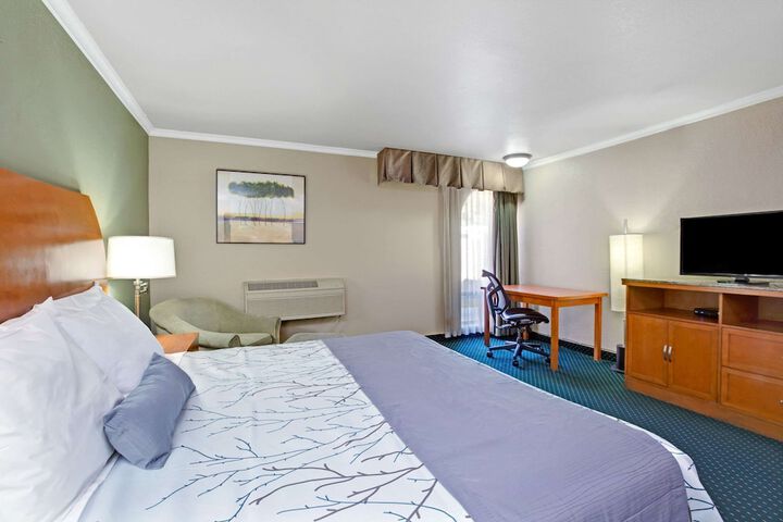 Room 7 of 15