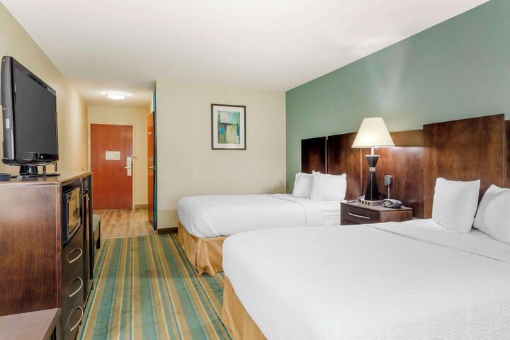 Room 17 of 40