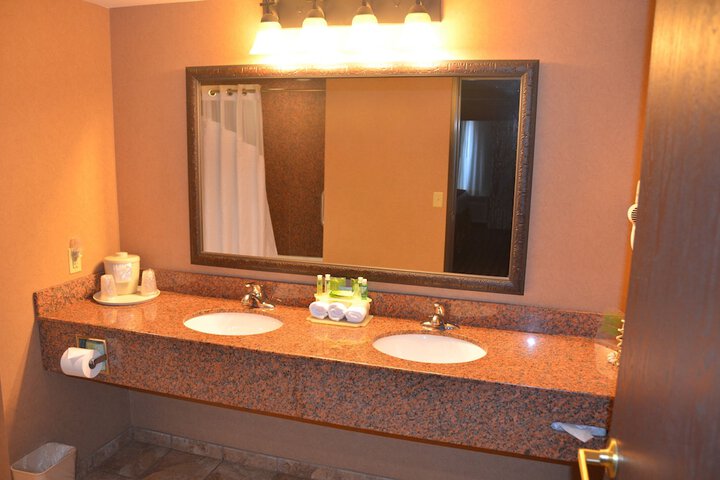 Room 42 of 58