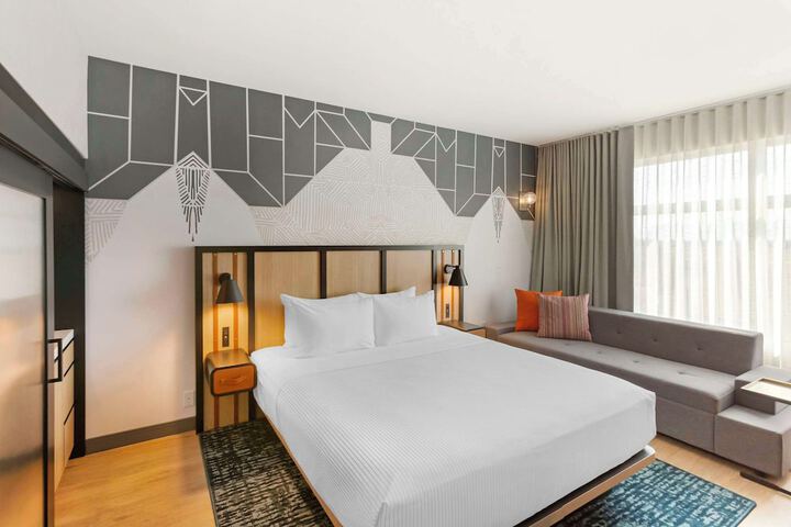 Room 46 of 90