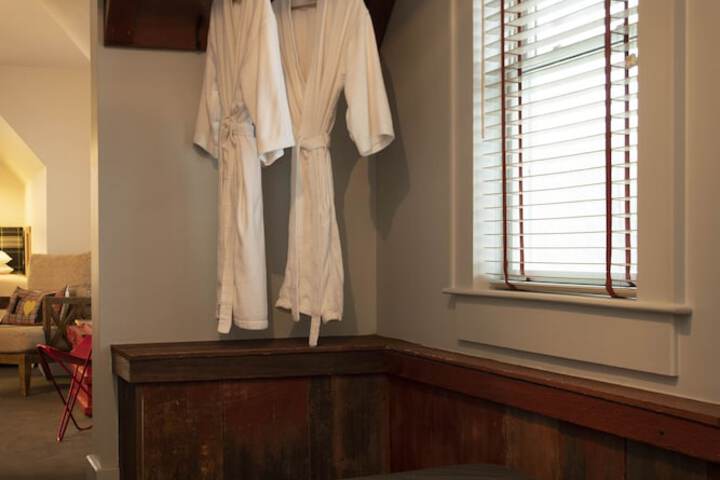 Room 47 of 335
