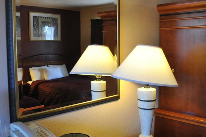Room 27 of 35