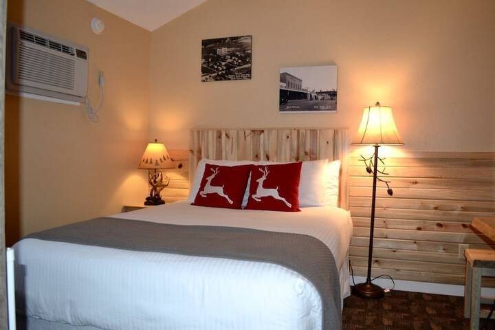 Black Elk Resort Cottages and RV Park