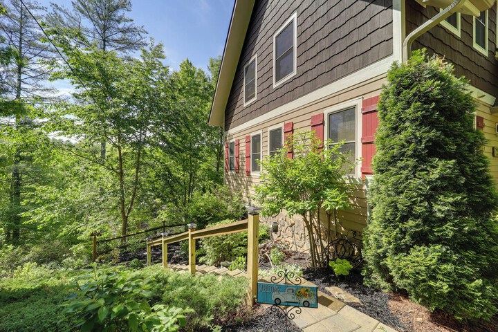 West Jefferson Vacation Rental Near River