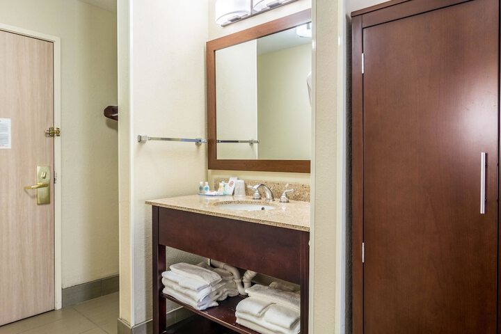 Comfort Inn & Suites - Hannibal