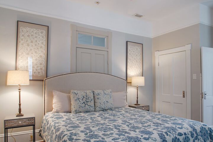 Room 11 of 34
