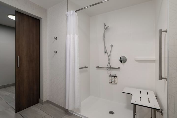 Holiday Inn Express & Suites Linden – Newark South by IHG