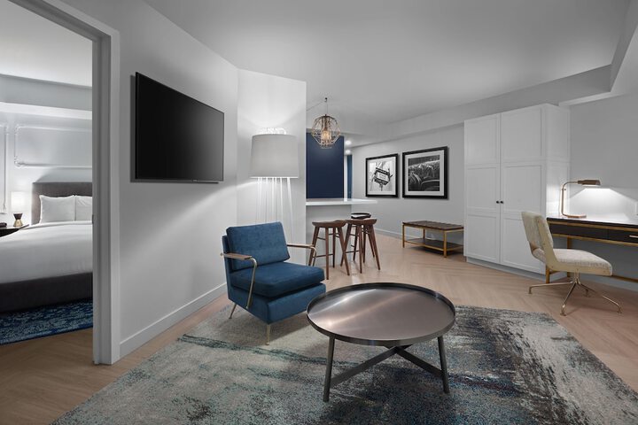 Room 8 of 33
