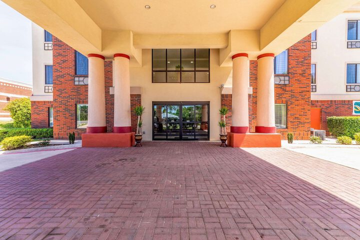 Hotel 3 of 49