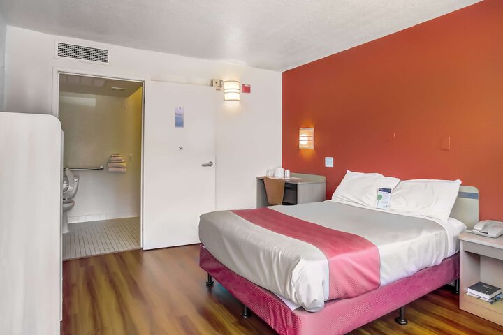 Motel 6 Medford OR