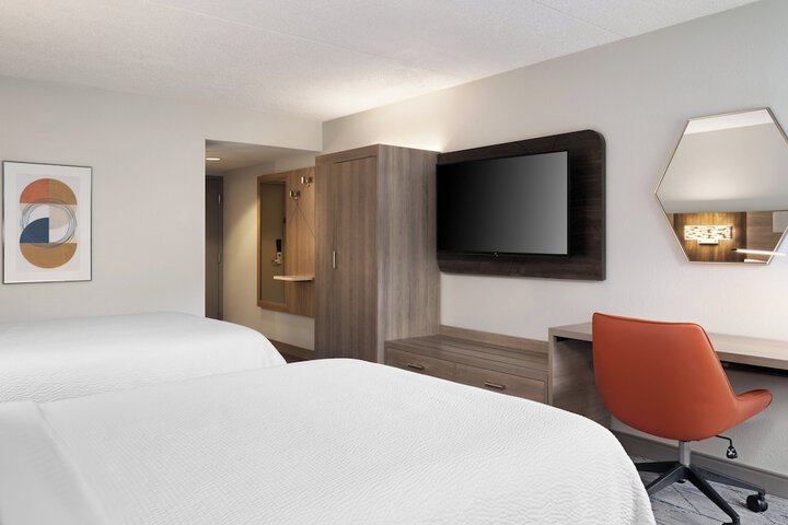 Holiday Inn Express Indianapolis Airport by IHG