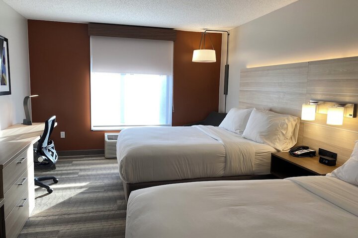 Holiday Inn Express Hotel & Suites Logansport by IHG