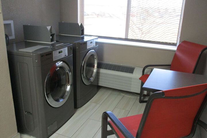 Room 13 of 27