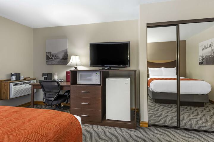 Room 9 of 42