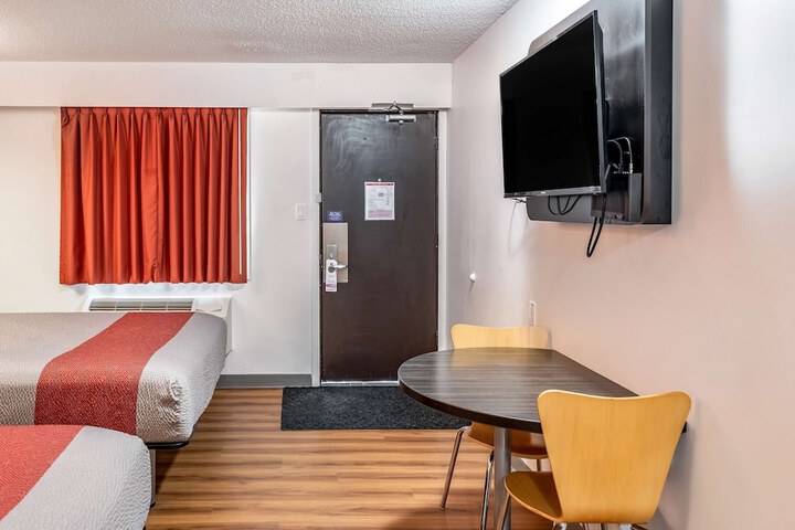 Room 22 of 52