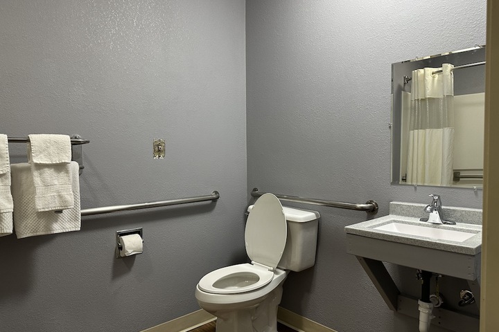 Room 31 of 34