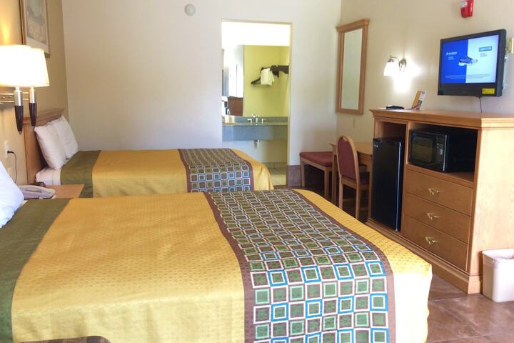 Room 33 of 72