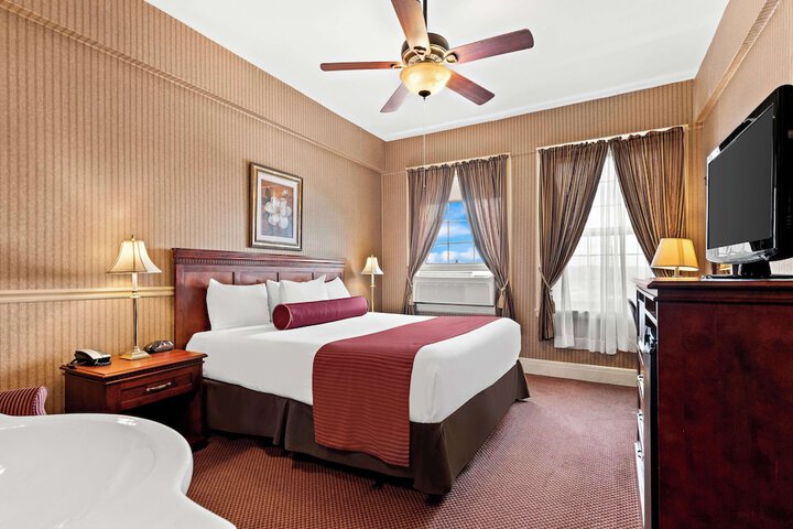 Room 28 of 46