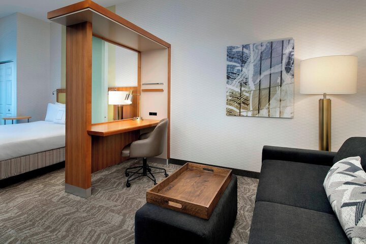 Room 13 of 19