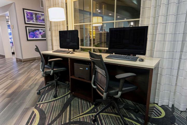 Business Center 37 of 39