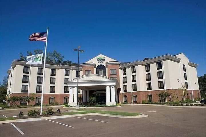 Holiday Inn Express & Suites Flowood by IHG