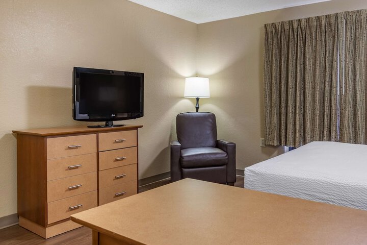 Room 25 of 29