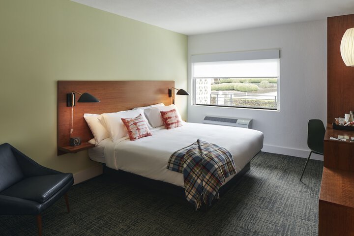 Room 8 of 21