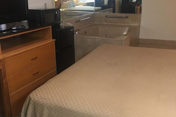 Room 16 of 26