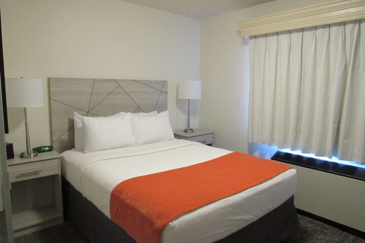 Room 12 of 33