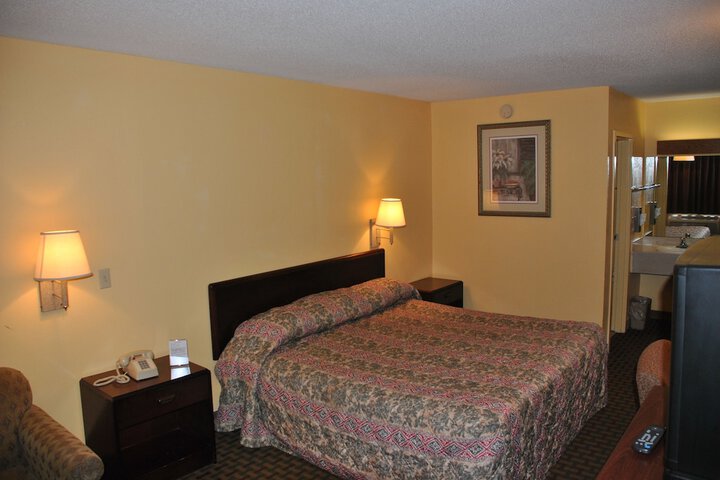 Room 10 of 15