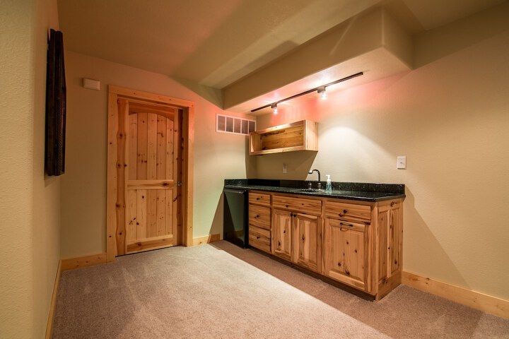 Room 52 of 59