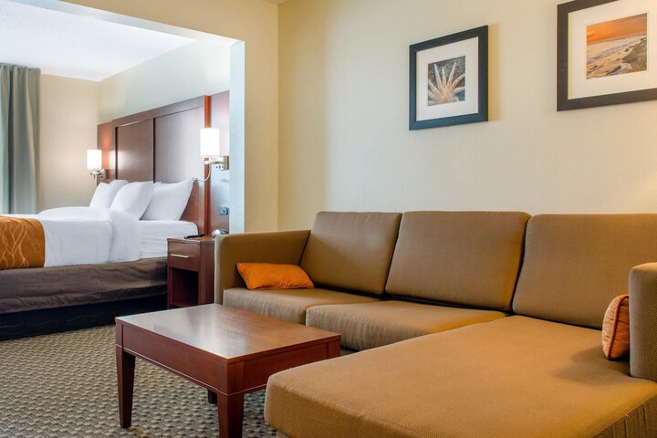 Room 33 of 39