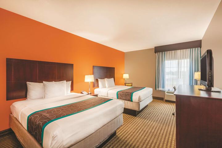 La Quinta Inn & Suites by Wyndham Houston Bush Intl Airpt E