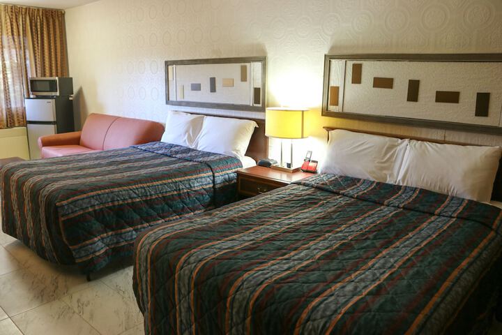 Room 9 of 24