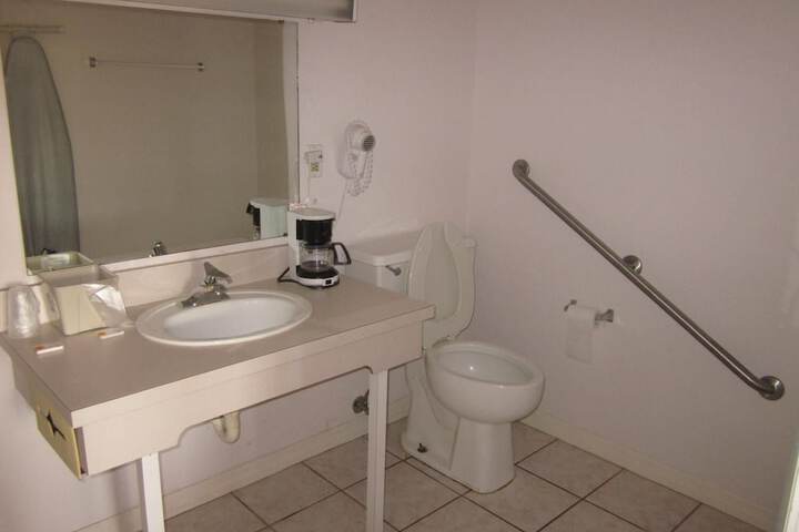 Room 12 of 21