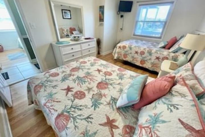 Room 12 of 20