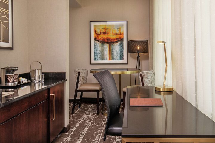 DoubleTree by Hilton Youngstown Downtown