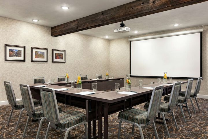 Homewood Suites by Hilton Syracuse / Liverpool