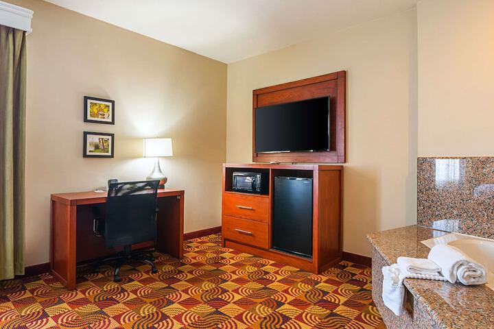 Room 13 of 36