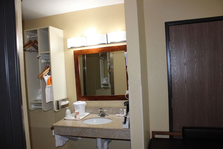 Room 48 of 71