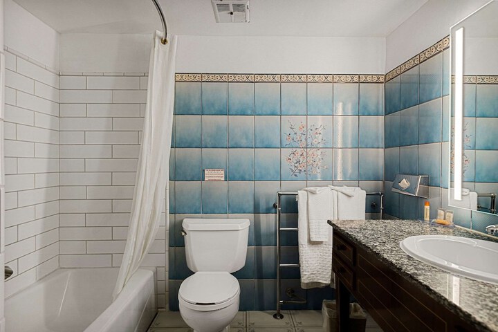 Chateau Big Bear Boutique Hotel BW Signature Collection