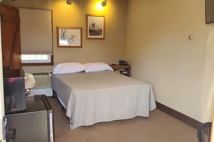 Evergreen Inn
