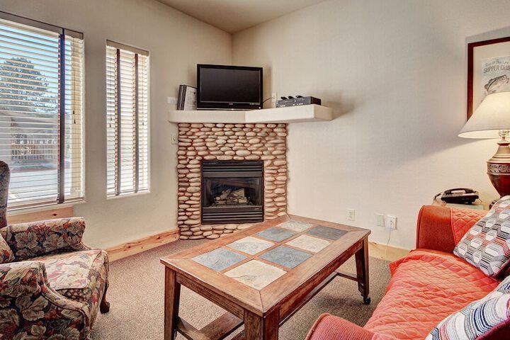 Eagle Fire Lodge & Cabins