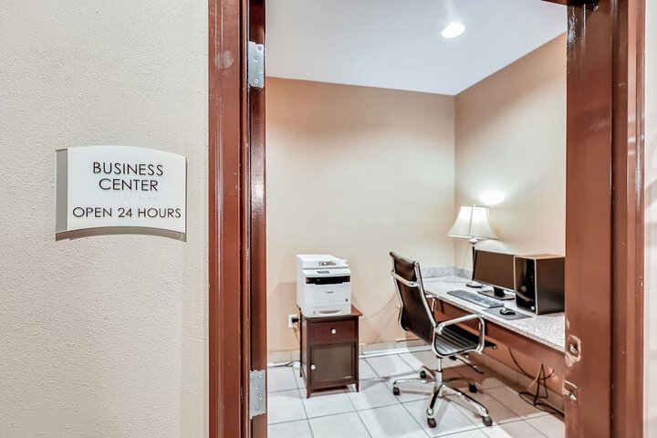 Business Center 45 of 45